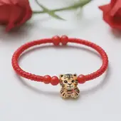 属虎人2025年适合戴什么红绳，红绳生肖吉祥物搭配